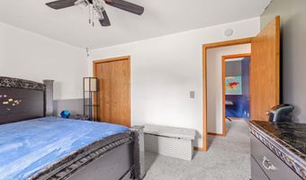 550 Mckinley St, Anoka, MN 55303