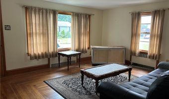 12 Oakland Ave, Johnston, RI 02919