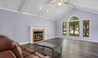361 Country Woods Dr, Indianapolis, IN 46217