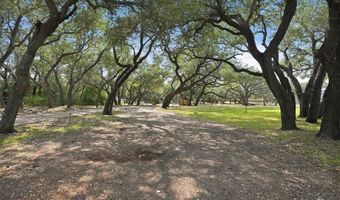 1402 W Johnson Ave, Aransas Pass, TX 78336