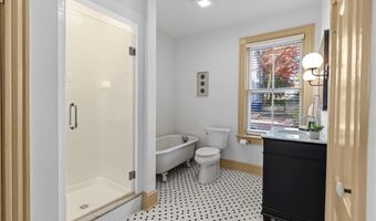 18 Barney St 1, Newport, RI 02840