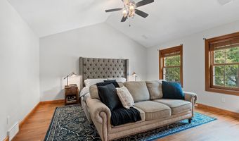 3901 N MILLWOOD Dr, Appleton, WI 54913