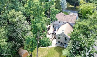 156 Magnolia Ln, Middletown, NJ 07748