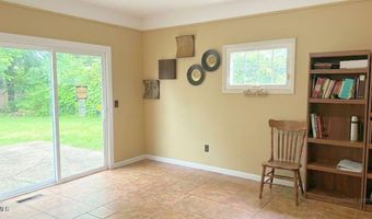 20 Danielwood Dr, Albany, NY 12211