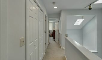12 Boulevard Dr 24-145, Danbury, CT 06810