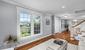 647 Waterford Ridge Dr, Ballwin, MO 63021