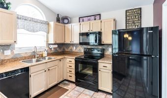 1201 Oak Borough Dr, Ballwin, MO 63021