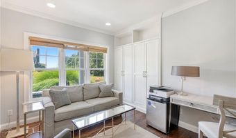 60 Van Wickle Ln, Bristol, RI 02809