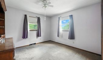 907 S Superior St, Angola, IN 46703