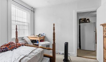 28 Young St, Newport, RI 02840