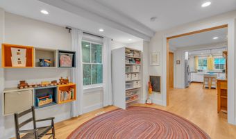436 Pinewood St, Ann Arbor, MI 48103