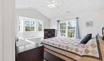 15 Saw Mill Dr 307, North Kingstown, RI 02852