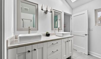 1950 Jasmine St, Denver, CO 80220
