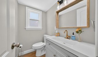 107 Falmouth Dr, Ballwin, MO 63011