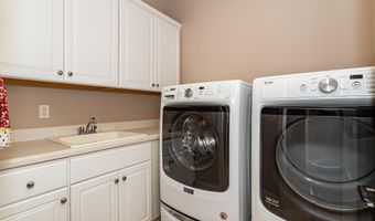 2425 Dalton Cir, Ames, IA 50010