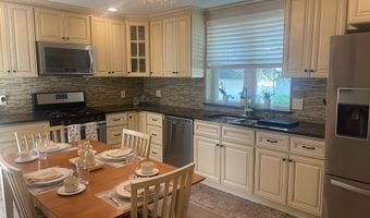 524 WALNUT St, Audubon, NJ 08106