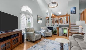 84 Cardinal Dr, North Kingstown, RI 02852
