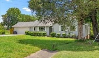 2522 Cindy St, Athens, TN 37303
