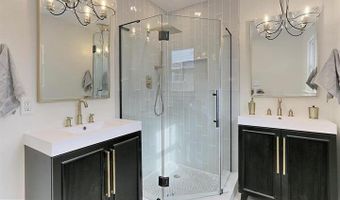 2501 CREST St, Alexandria, VA 22302
