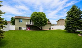 1208 Plum Ln, Aberdeen, SD 57401