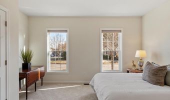 35 Greenside Ln 35, Acton, MA 01720