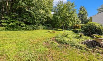 44 Williamsburg Dr, Cheshire, CT 06410