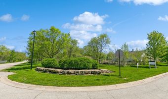 40729 N North Newport Dr, Antioch, IL 60002