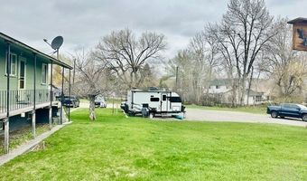 38 N Woodard Ave, Absarokee, MT 59001