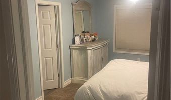 704 Elmwood Pt, Aurora, OH 44202