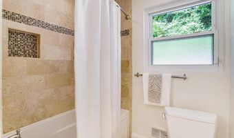 2420 N TAYLOR St, Arlington, VA 22207