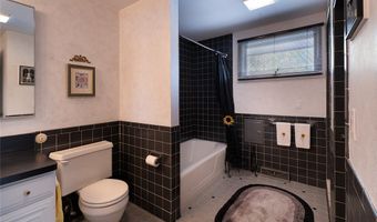 20 Parkhaven Dr, Amherst, NY 14228