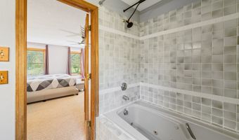 225 Bethmour Rd, Bethany, CT 06524