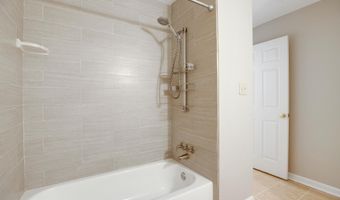 20950 TIMBER RIDGE Ter 202, Ashburn, VA 20147