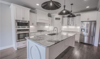 1610 Cherrie St, Centerton, AR 72719