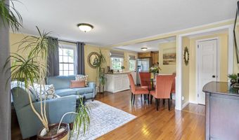 22 Rowe Pl, Bristol, CT 06010