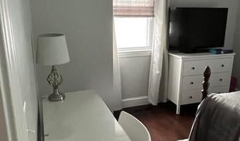 18 Sylvan Ter, Newport, RI 02840