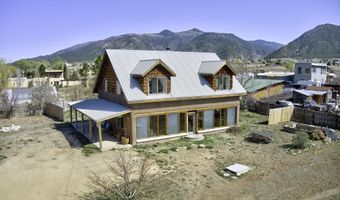 34 Dos Carpinteros Rd, Arroyo Seco, NM 87514
