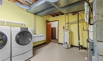 1267 Nursery Hill Ln, Arden Hills, MN 55112