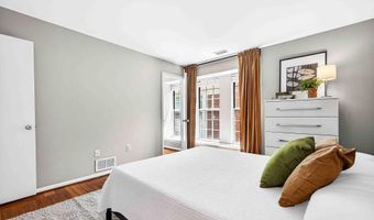 2584- B S ARLINGTON MILL Dr 2, Arlington, VA 22206