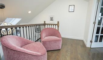 9 Katelan Ct, Cranston, RI 02921