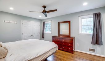 8217 CINDY Ln, Bethesda, MD 20817