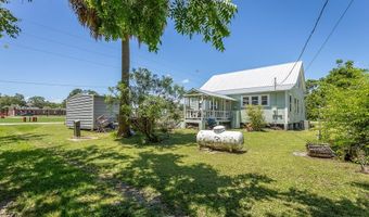 120 11th St, Apalachicola, FL 32320