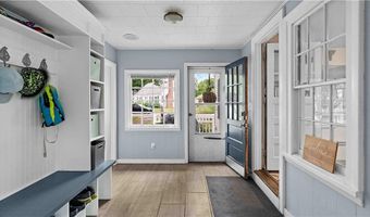 74 Algonquin Rd, East Providence, RI 02916