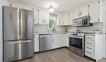 50 Brookdale Ave, Cranston, RI 02921
