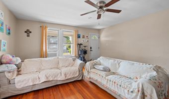 380 Harlem Ave, Bridgeport, CT 06606