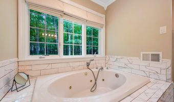 108 Tall Oak Rd, Albrightsville, PA 18210