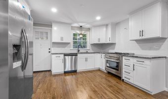 545 Simsbury Rd, Bloomfield, CT 06002