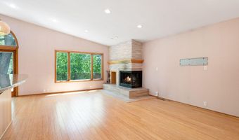 2006 11th Ave NE, Austin, MN 55912