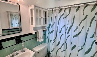 21 E OAK St E, Alexandria, VA 22301