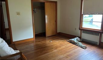 12 Oakland Ave, Johnston, RI 02919